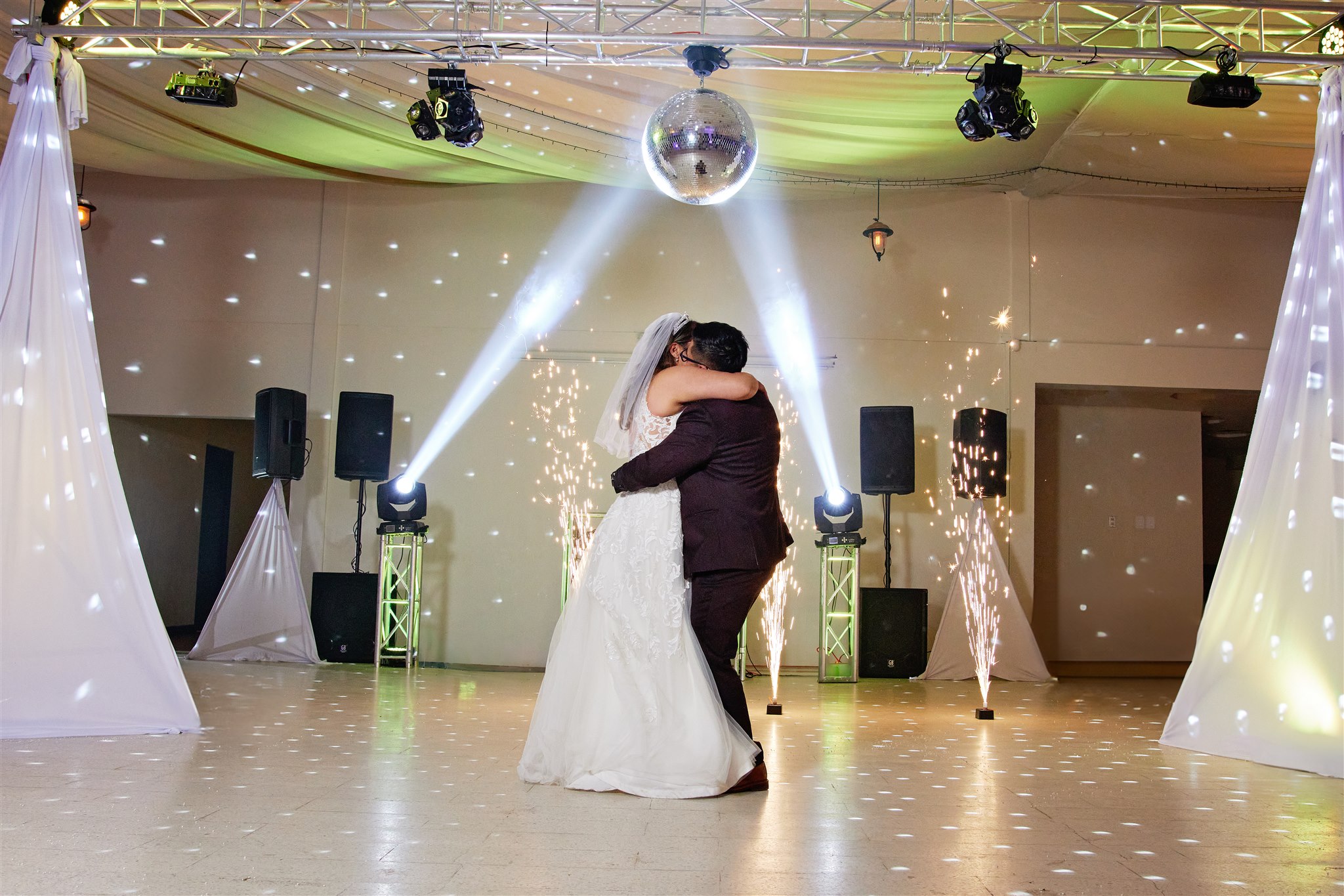 BODAS  &  QUINCEAÑOS